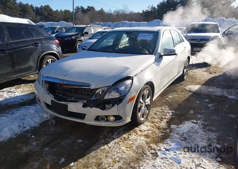 2011 Mercedes-Benz E 350 4Matic z USA, uszkodzony, nr VIN WDDHF8HB9BA264875